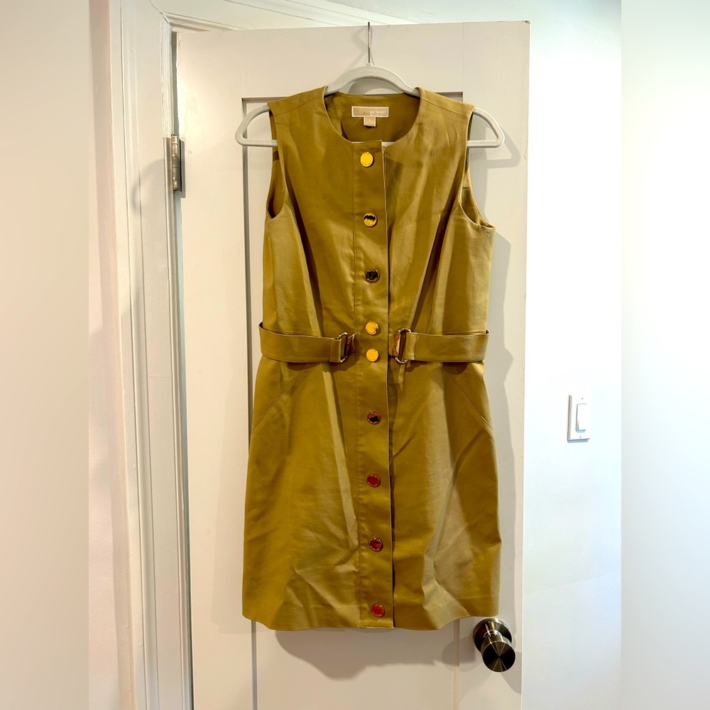 Michael Kors tan button-up dress with belt! 👗